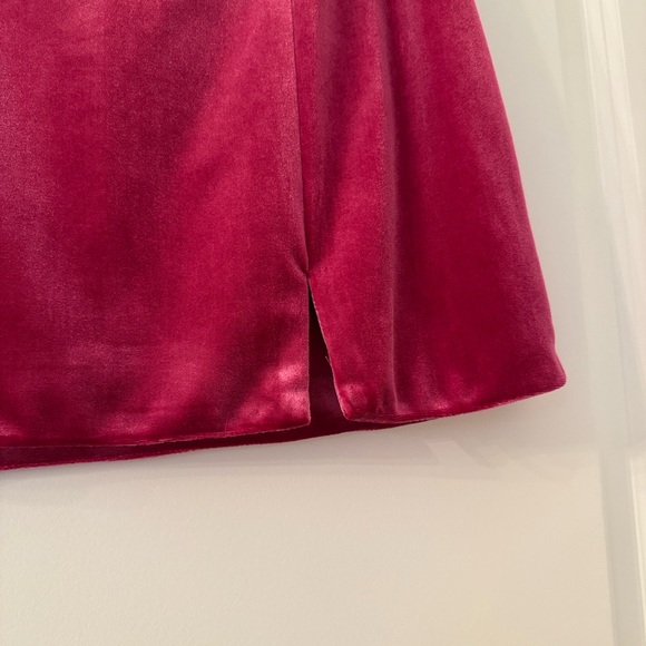 Elegant Velvet Fuchsia mini skirt with tags. Brand new! Never worn - Picture 6 of 11